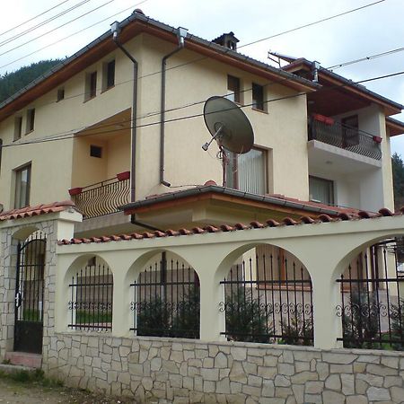 Guest House Benita Dewin Exterior foto