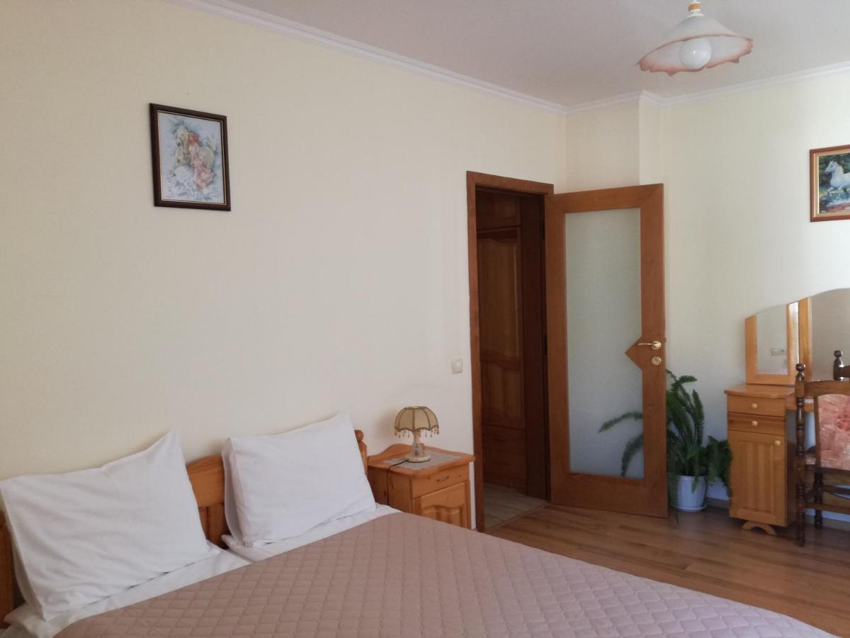 Guest House Benita Dewin Exterior foto