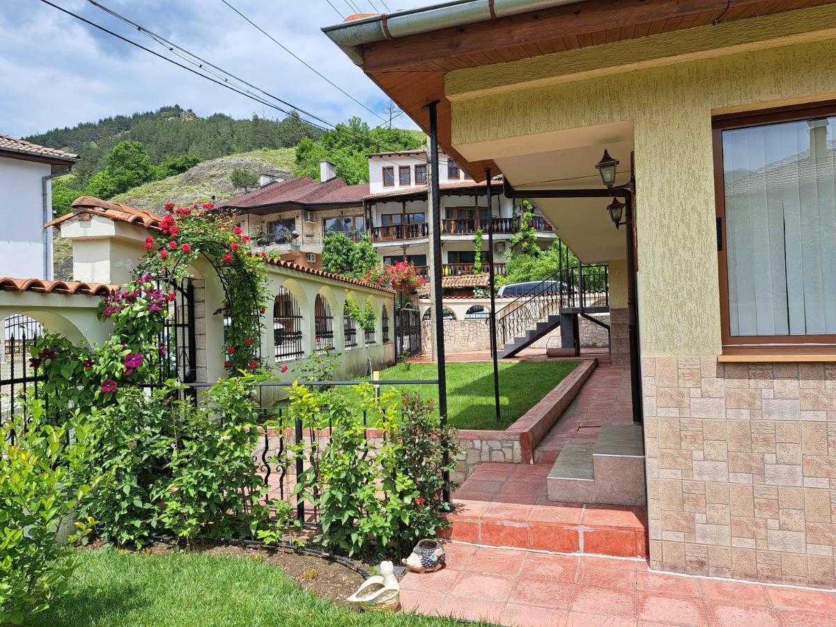 Guest House Benita Dewin Exterior foto