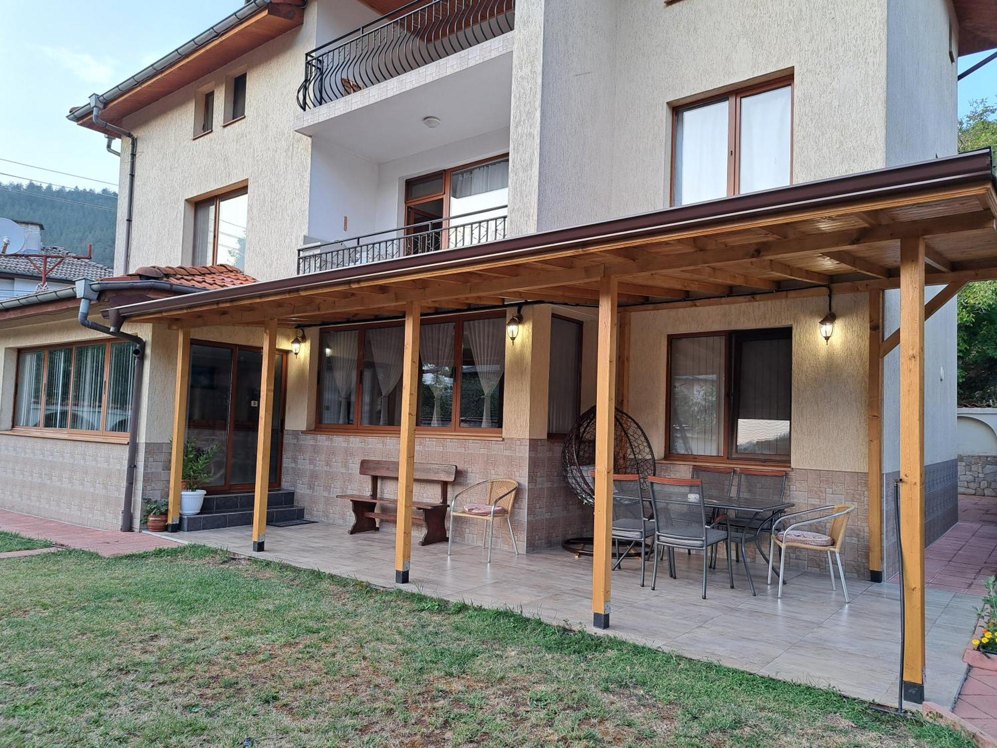 Guest House Benita Dewin Exterior foto