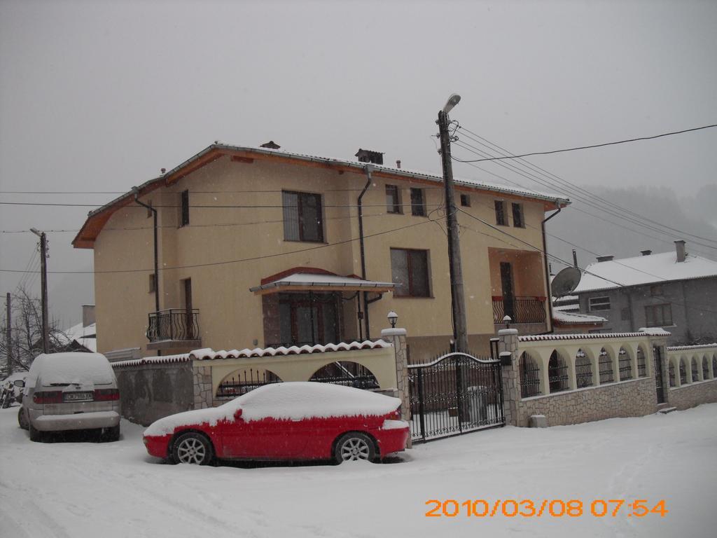 Guest House Benita Dewin Exterior foto